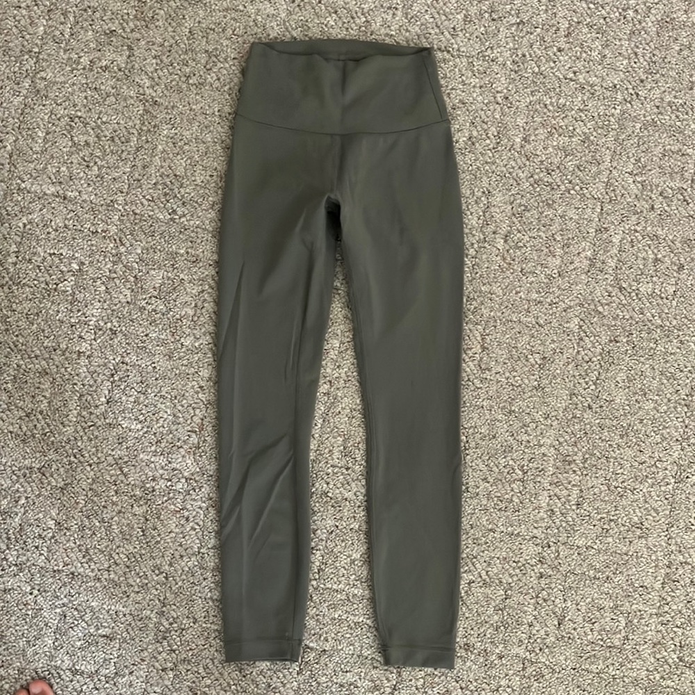 Lululemon Wunder train in sage green
